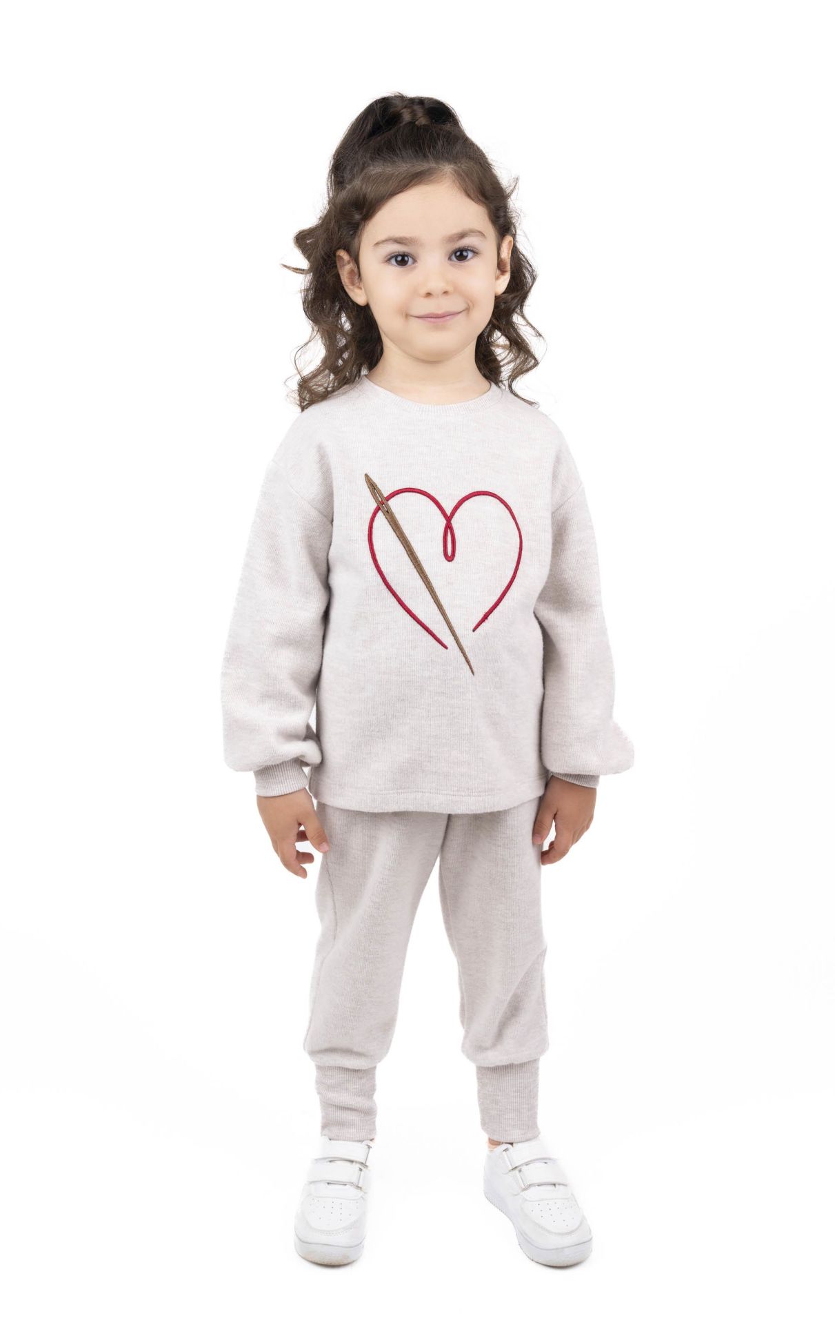 KIZ ÇOCUK İŞLEMELİ SWEATSHIRT