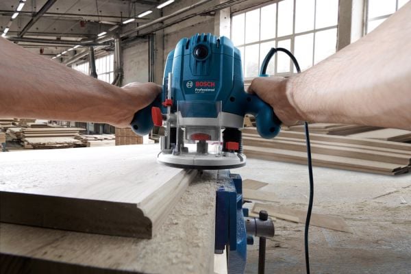 Bosch Professional GOF 130 Freze Makinesi