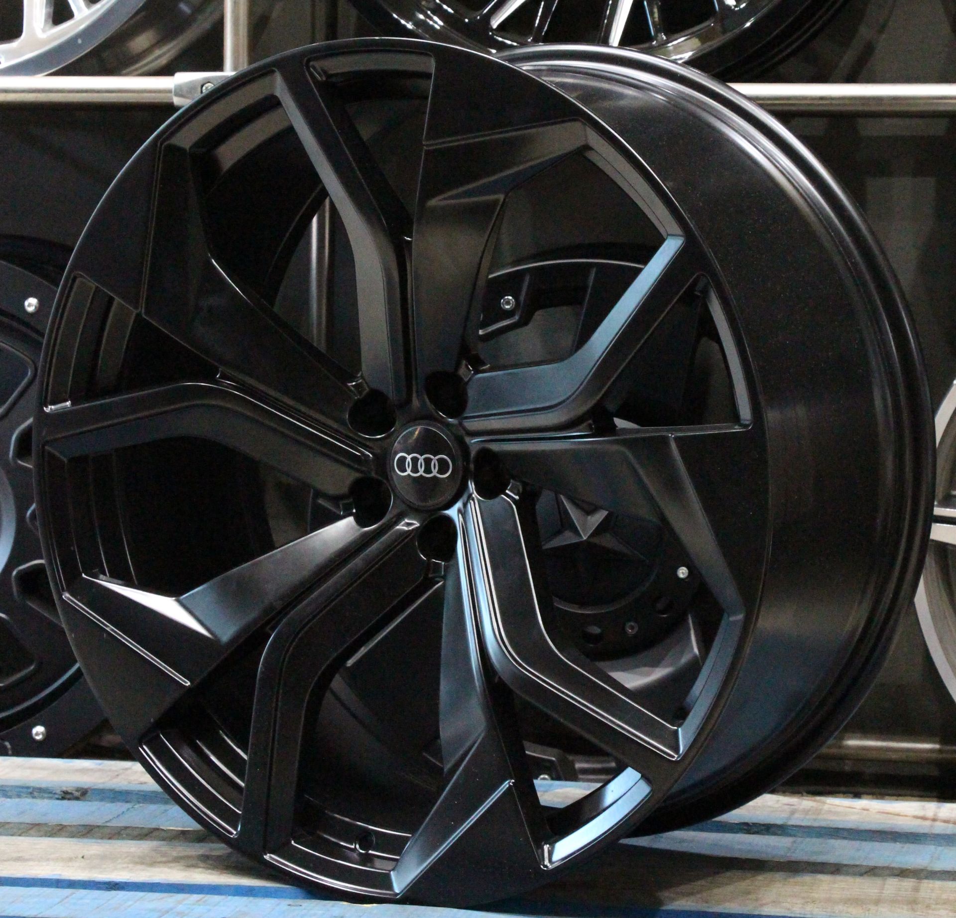 Audi RS Q8 4M8 23X10 5X112 ET+20  MB