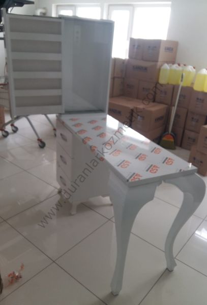 Manikür masası oje standlı