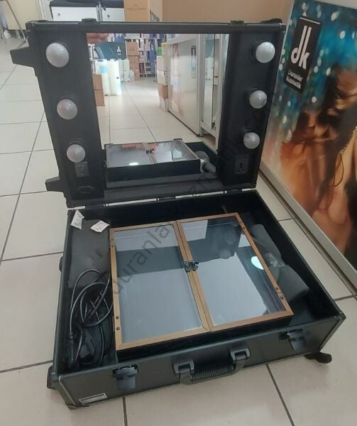 Işıklı seyyar makyaj çantası-tezgahı deri kaplı BF-595T-B