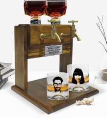 Kişiye Özel Renkli Baskılı Erkek ve Kadın Silüet Tasarımlı İkili Viski Bardağı ve Çift Musluklu Doğal Ahşap Viski Standı-01