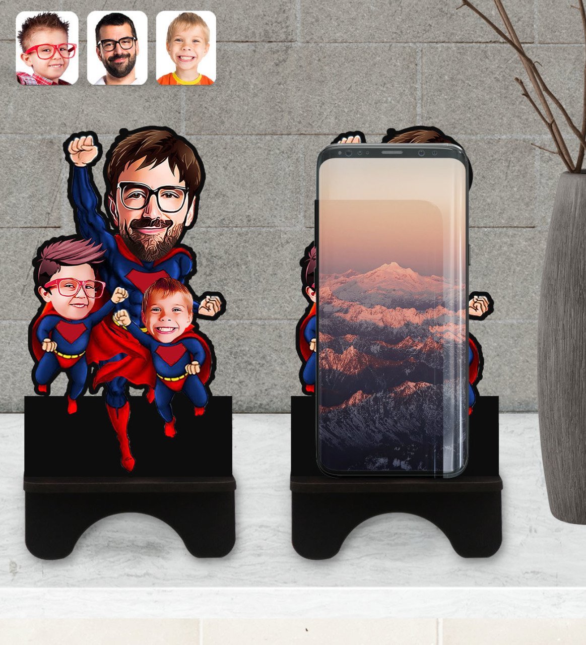 Kişiye Özel Süper Baba 2 Çocuk Karikatürlü Ahşap Biblo Telefon Standı-1
