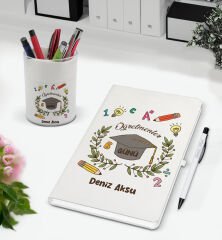 BK Gift Kişiye Özel İsimli Öğretmenler Günü Tasarımlı Defter Kalem ve Kalemlik Hediye Seti, Öğretmene Hediye, Öğretmenler Günü - 15