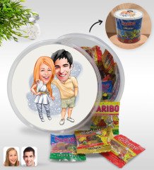 Kişiye Özel Sevgililer Karikatürlü Dev Boy Haribo Minis Kovası (10gx100adet) Model 98