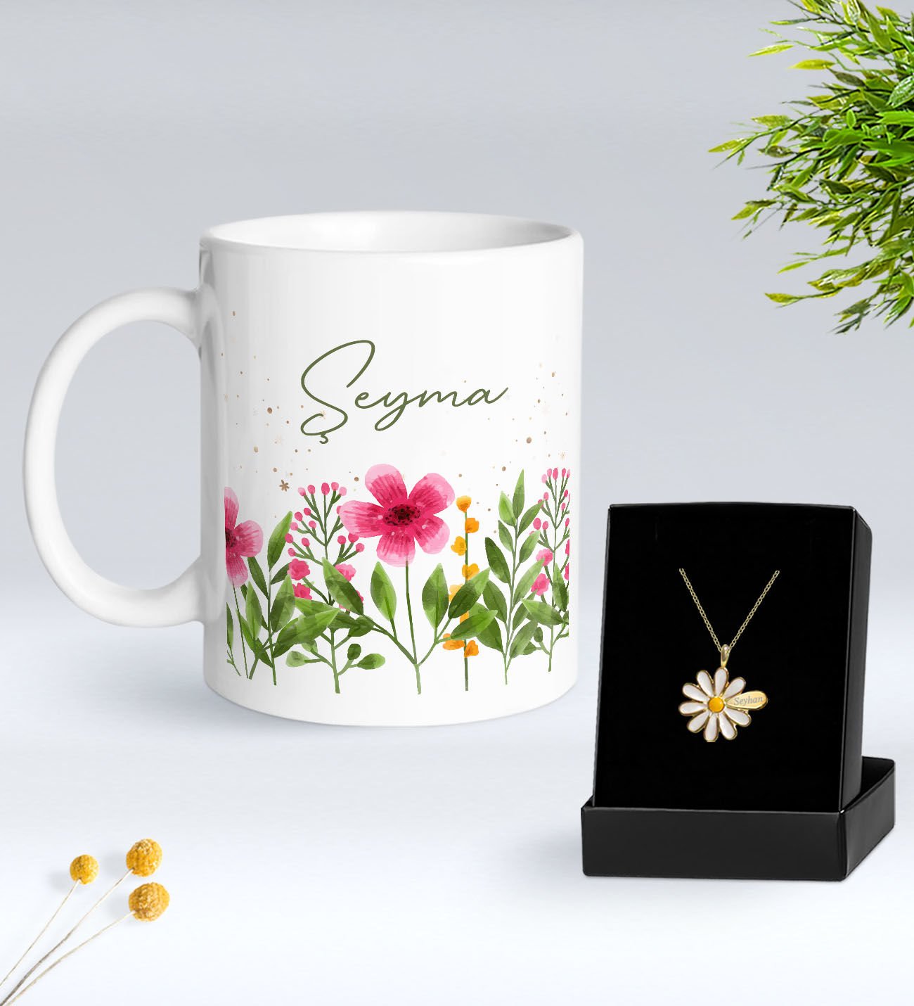 BK Gift Kişiye Özel İsimli Çiçek Tasarımlı Beyaz Kupa ve Papatya Kolye Hediye Seti - 6, Sevgiliye Hediye, Anneye Hediye, Arkadaşa Hediye