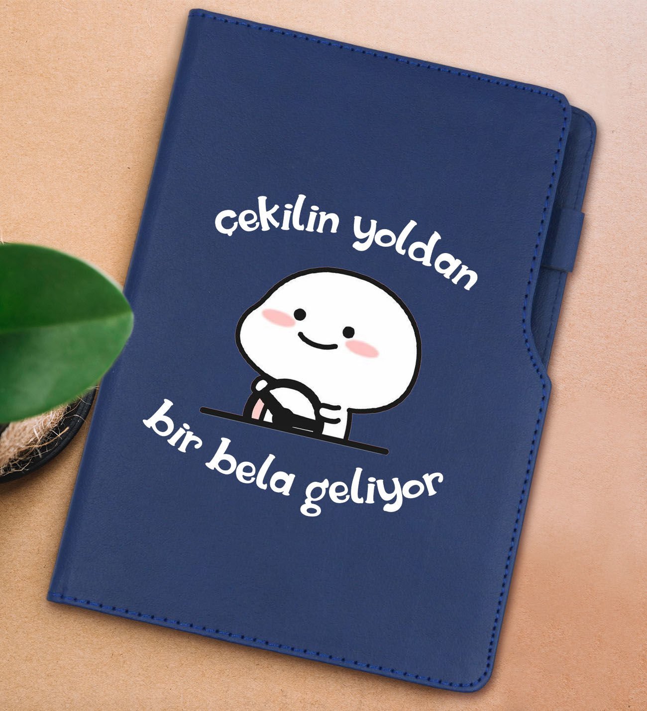 BK Gift Bir Bela Geliyor Tasarımlı Lacivert Termo Deri Not Defteri 15x21cm-1