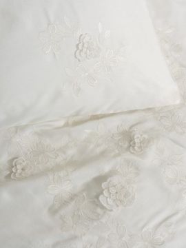 Cotton Box 3D Nakışlı Çift Kişilik Saten Nevresim Takımı Chic Ekru