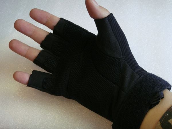 BH. Taktikal Kesik Parmak Eldiven