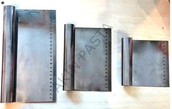 METAL KAZIYICILAR VE PASTA SIVAMA ALETİ
