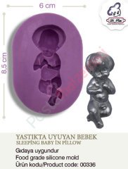YASTIKTA UYUYAN BEBEK SİLİKONU