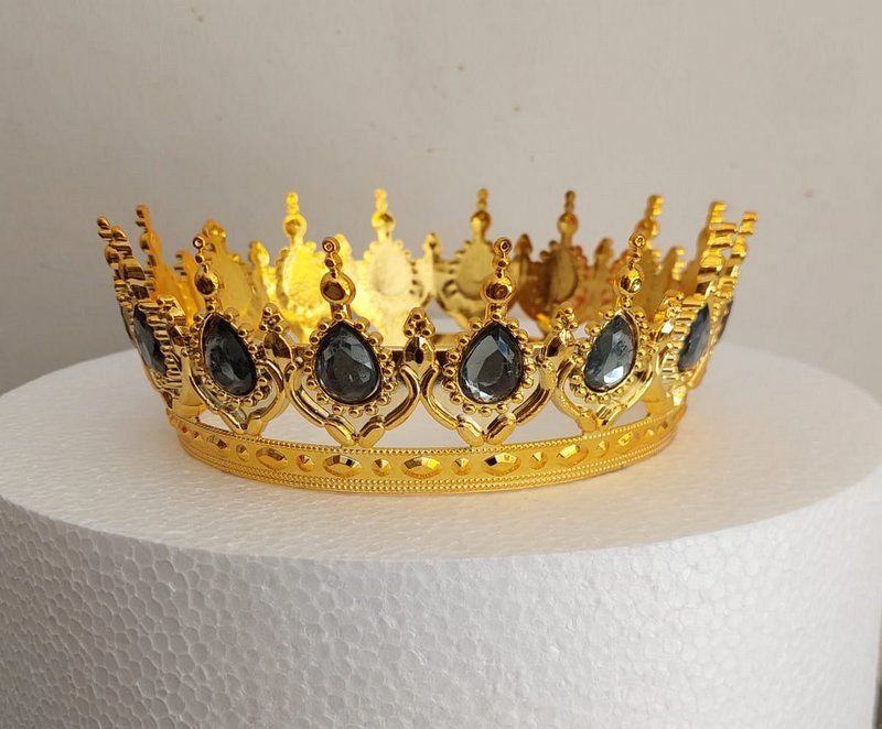 Gold Gri Taşlı Pasta Tacı