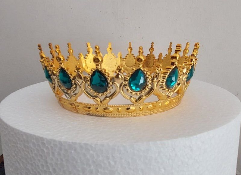 Gold Yeşil Taşlı Pasta Tacı