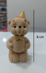 Mum Üfleyen Ayıcık Pasta Figürü Krem rengi 8 cm