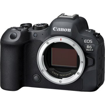 Canon EOS R6 Mark II RF 24-105mm f/4 L IS USM Lens