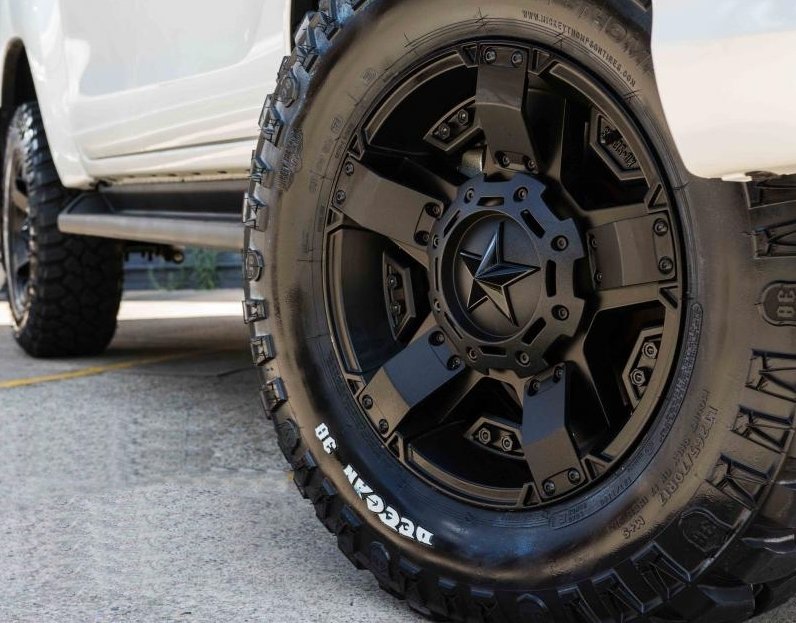 17X9 - 6X135 + 6X139.7 OFFSET -12mm TOYOTA HILUX VE FORD RANGER (FİYAT 4 ADET İÇİN GEÇERLİDİR.)