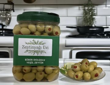 Doğal İçi Kırmızı Biber Dolgulu Zeytin Pet Ambalaj 900 Gram