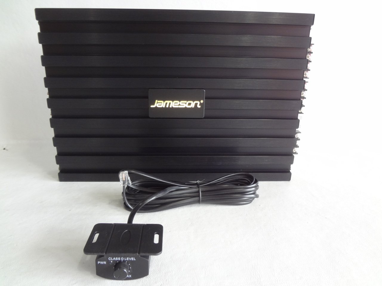 Jameson USA-70.4 4 Kanallı 4000 Watt Oto Amfi Bass Kontrollü