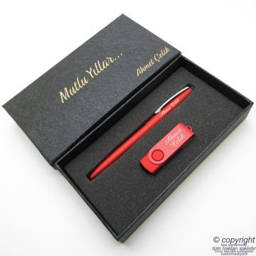 Scrikss İsme Özel Kalem + 16GB. İsme Özel Usb Bellek Seti - Mat Kırmızı