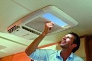Karavan Klima Dometic FreshLight Camlı Tepe Kliması 2200 7500 btu/saat 230V