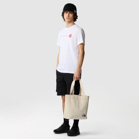 M SS NEVER STOP EXPLORING TEE