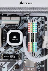 CORSAIR CMT32GX4M4K4000C19W 32GB (4X8GB) DDR4 4000MHz CL19 DOMINATOR PLATINUM RGB SOĞUTUCULU BEYAZ DIMM BELLEK