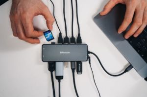 32154 HUB USB-C Pro Multiport 14 Port 2 x HDMI VGAxRJ453 x USB-A 3.2 Gen1