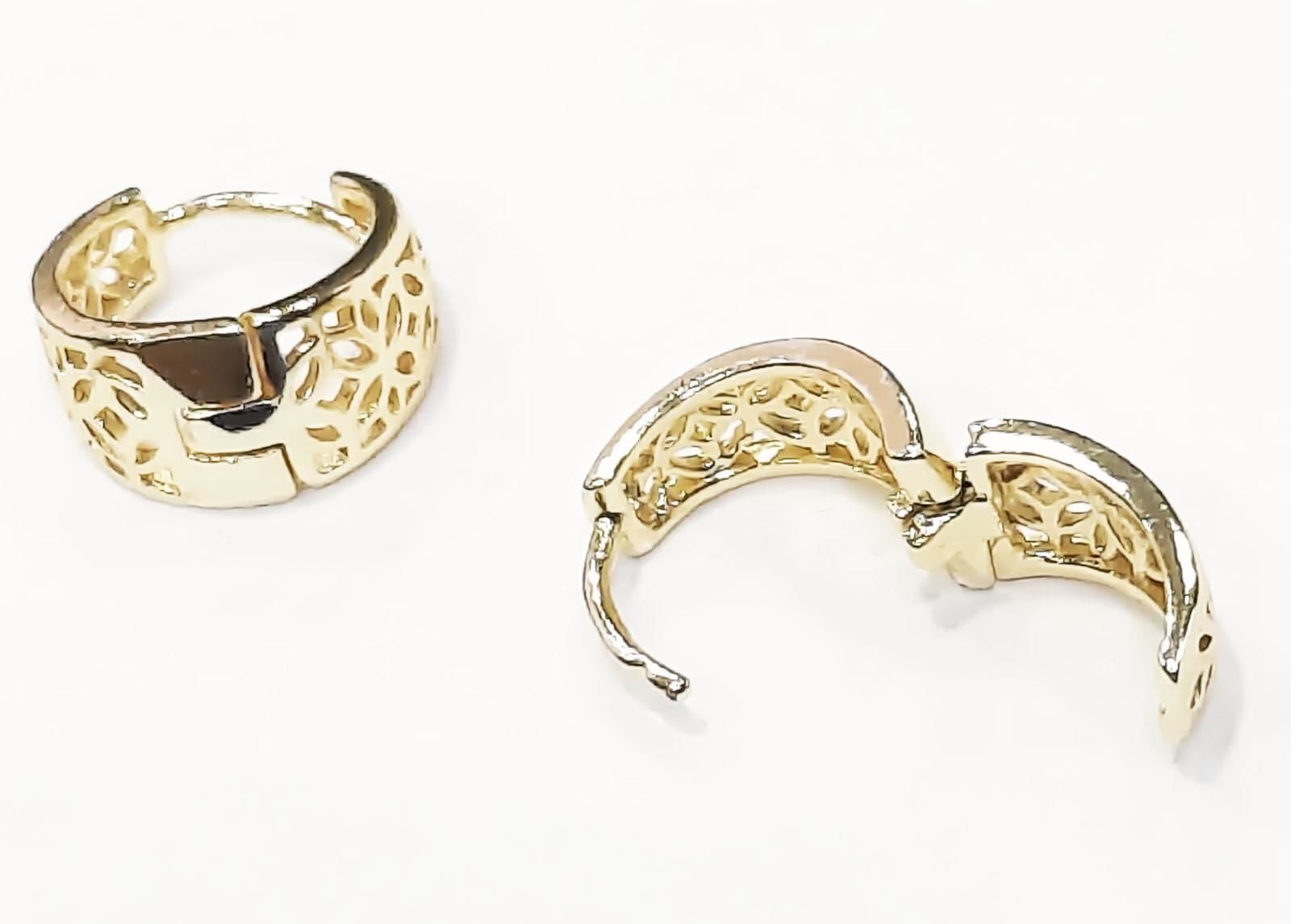 Altın Renkli Halka Küpe Taht Desen Yuvarlak