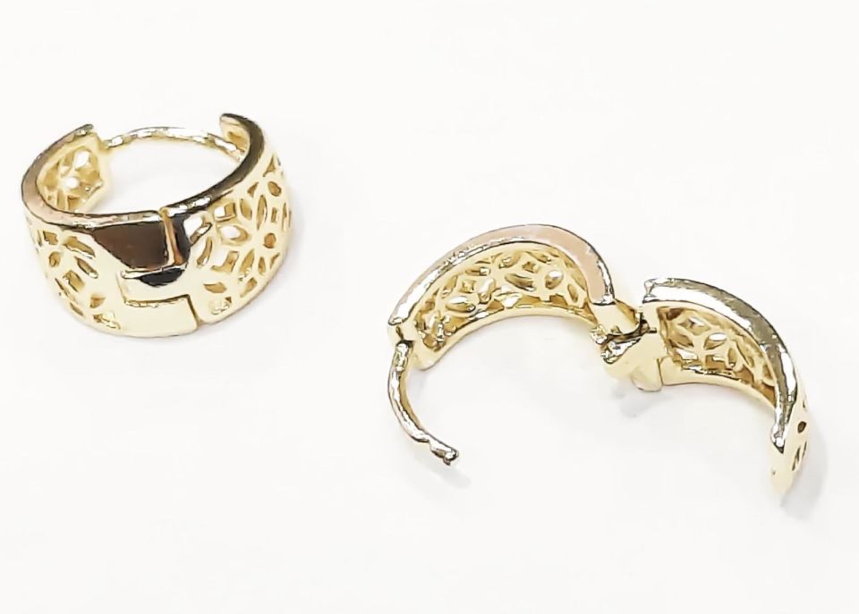 Altın Renkli Halka Küpe Taht Desen Yuvarlak