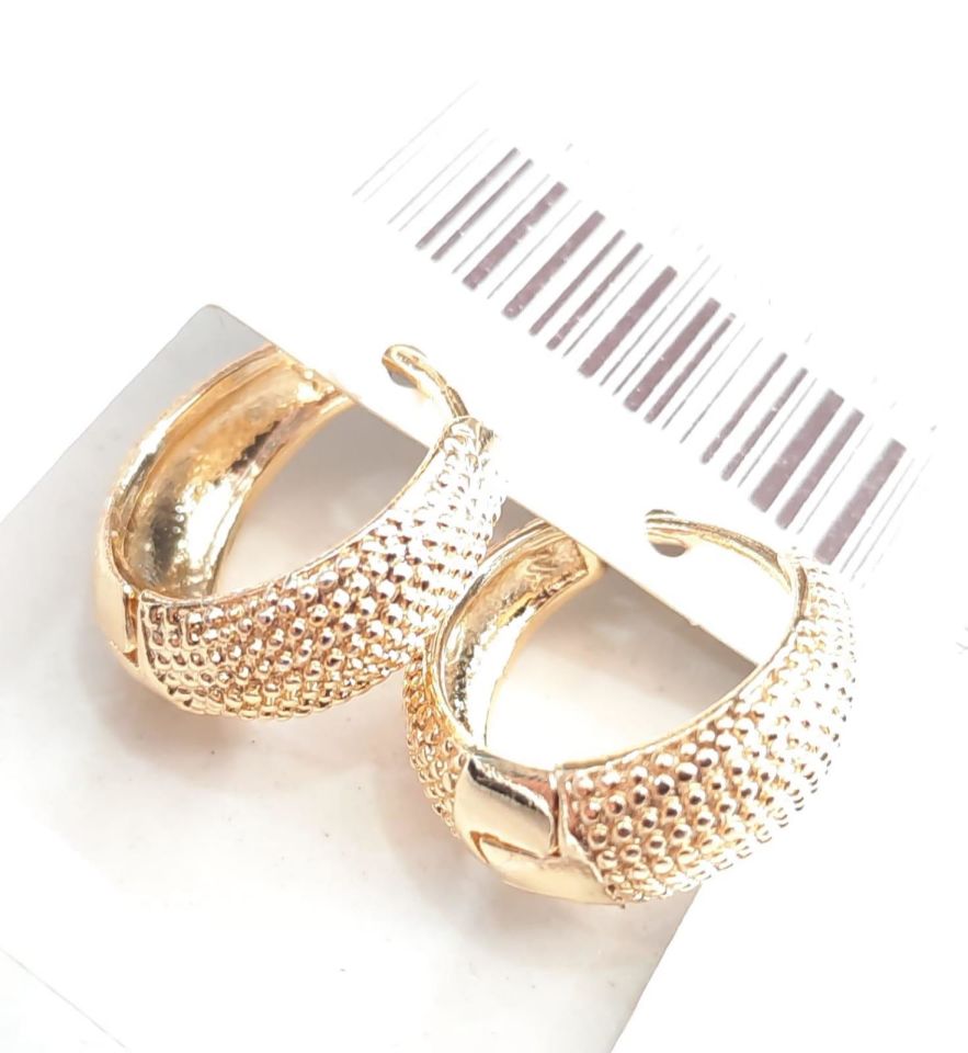 Altın Renkli Halka Küpe Kabartma Desen Yuvarlak