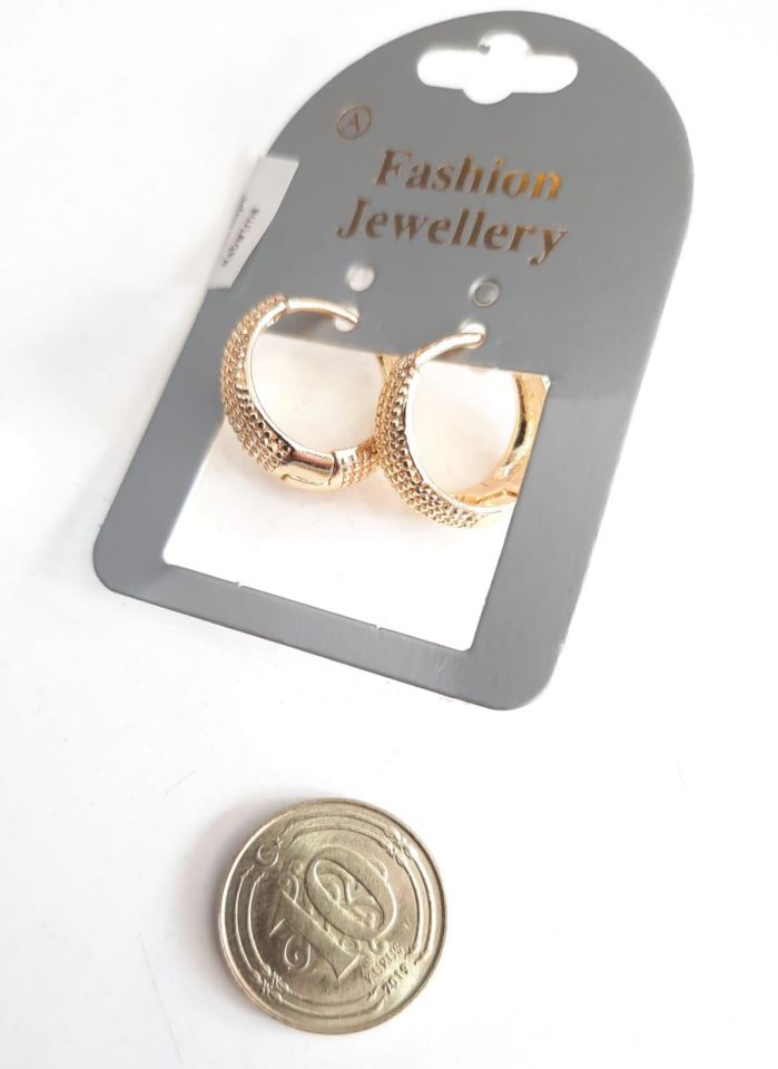 Altın Renkli Halka Küpe Kabartma Desen Yuvarlak