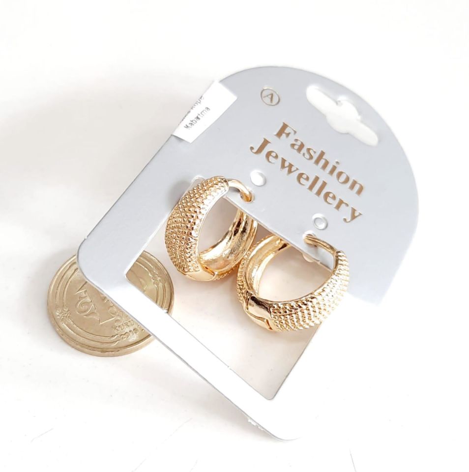 Altın Renkli Halka Küpe Kabartma Desen Yuvarlak