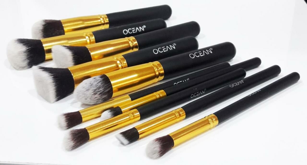 Ocean 10 Parça Makyaj Fırça Seti Siyah ve Gold Renkte Ahşap Saplı