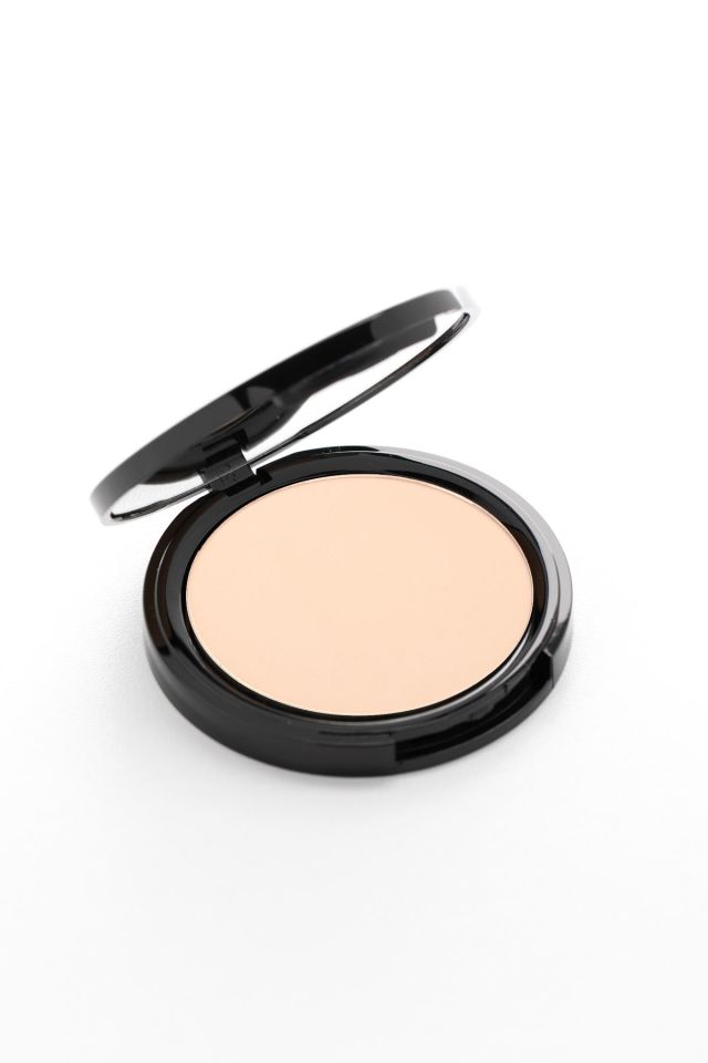 216021- Pierre Cardin Elle Microfine Pressed Powder –Porcelain Finish 12g -Golden Ivory 411 - 523