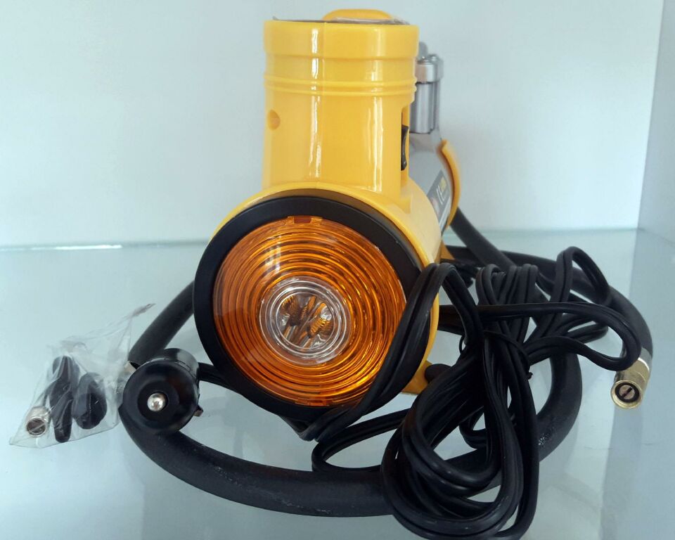 Flying 12V Çakmaklı Hava Kompresörü Metal Gövde Şişirme ve Aydınlatma