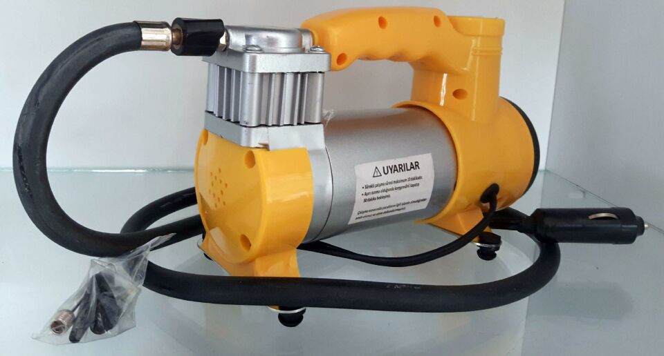 Flying 12V Çakmaklı Hava Kompresörü Metal Gövde Şişirme ve Aydınlatma