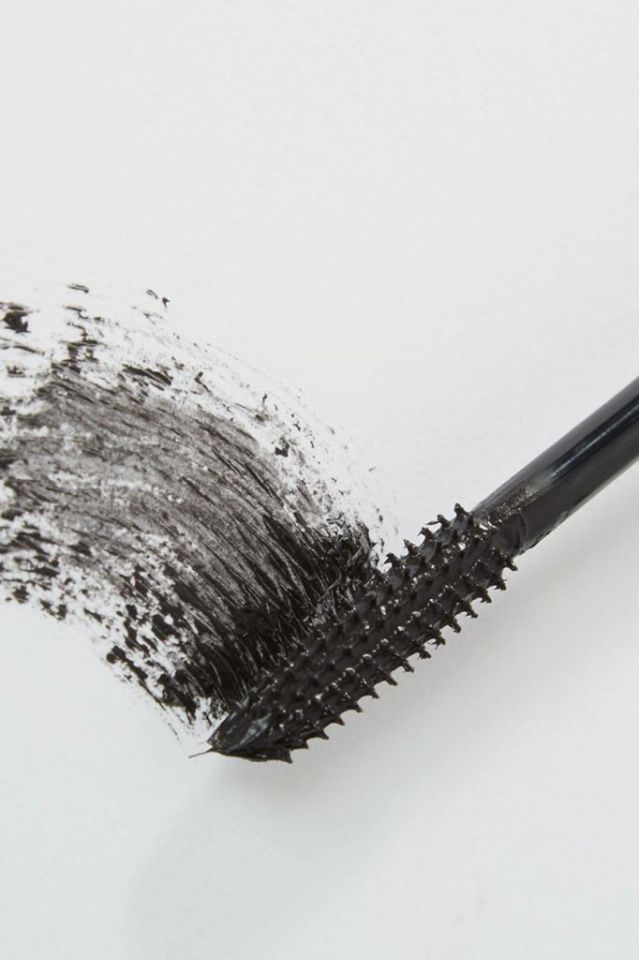 Maybelline Maskara Falsies Push Up Drama Yoğun Siyah