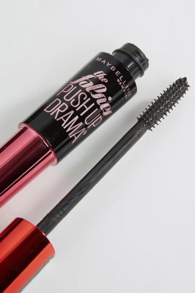Maybelline Maskara Falsies Push Up Drama Yoğun Siyah