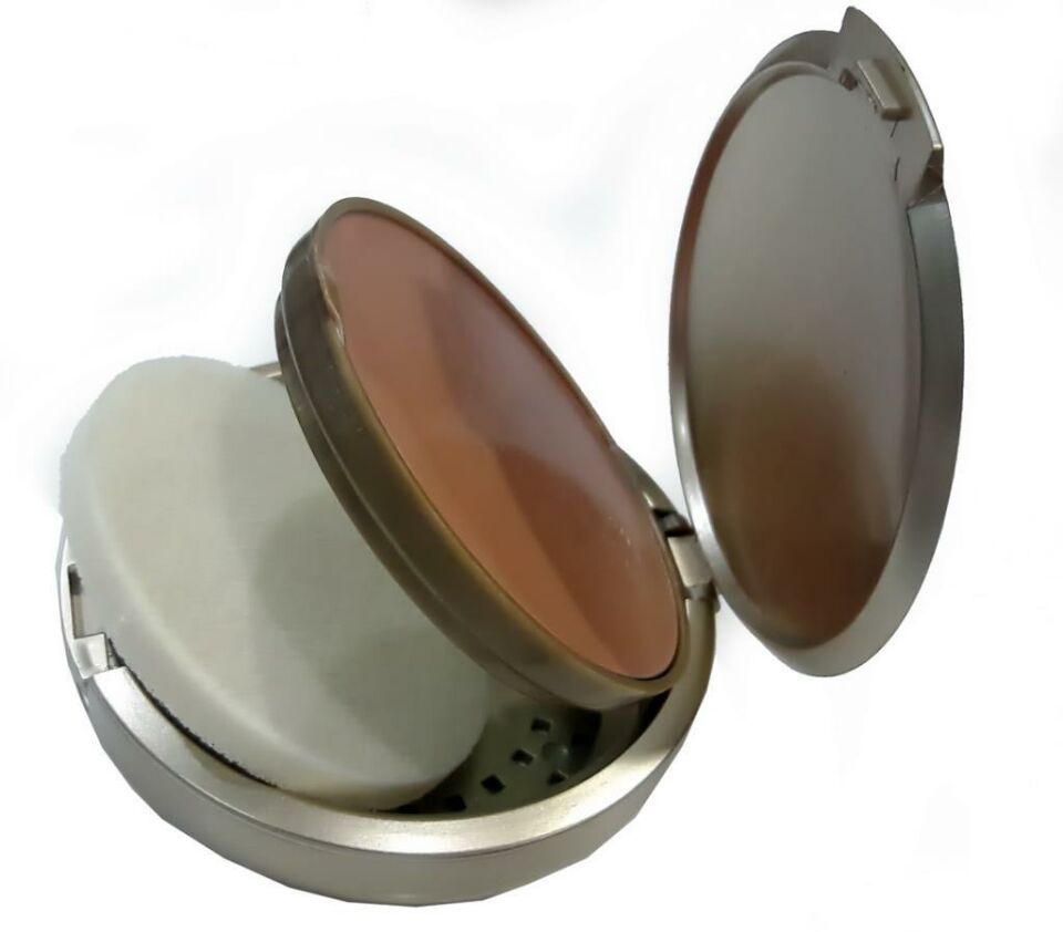 Carmina Compact Foundation 02 Pata Krem Pudra Gold