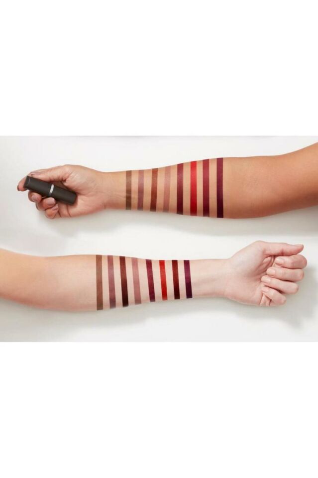 Maybelline Nemlendirici Etkili Mat Ruj 900 - Hydra Extreme Matte Lipstick 900 Rebel Rouge