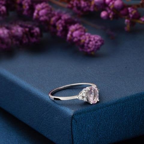 1,05 ct Pembe Safir & 0,14 ct Pırlantalı Yüzük