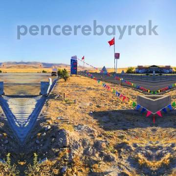 Renkli Üçgen Bayrak | Vinil Branda | 25 Metre İpe Dizili Süsleme Bayrak