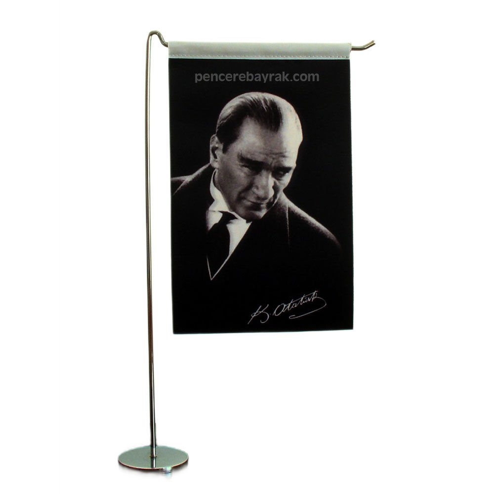 Atatürk Masa Bayrağı 15x22,5 cm – L Tipi Tek Direkli Şık Ofis Bayrağı | PencereBayrak