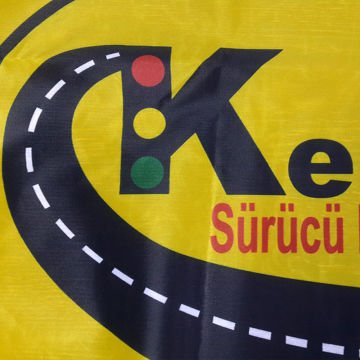 Yelken Bayrak | Dikkat Çekici ve Dayanıklı Reklam Çözümleri
