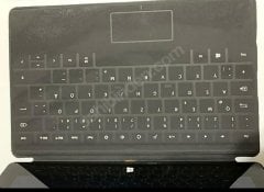 Microsoft Surface 1516 Model, 2GB ,  10.6''   İşlemci: Tegra3 (nVidia T30)  Bellek: 2GB RAM Depolama : 64 GB Boyutlar: 10.81 x 6.77 x 0.37 inç (27.4 cm x 17.1 cm x 9.3 mm) Ağırlık: 680 gram Ekran: 10.6'' ClearType HD, 1366 x 768 , 5 noktadan çoklu dokunma