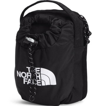 The North Face Bozer Cross Body Çanta Siyah Farklı şekillerde kullanabileceğiniz, güvenilir çapraz çanta