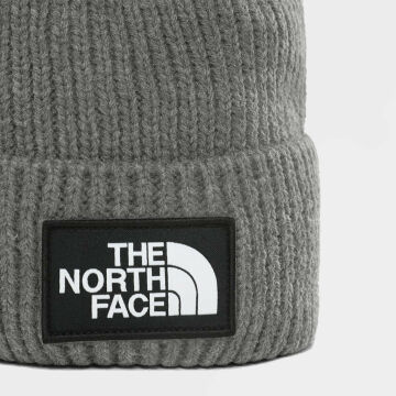 The North Face Logo Box Cuffed Beanie Soğuk günlerde rahatlık ve sıcaklık sunar