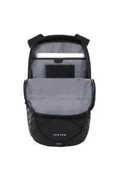The North Face Jester Sırt Çantası çok yönlülük ve pratiklik sunmak ve eşyalarınızın düzenli kalmasını sağlamak için tasarlandı