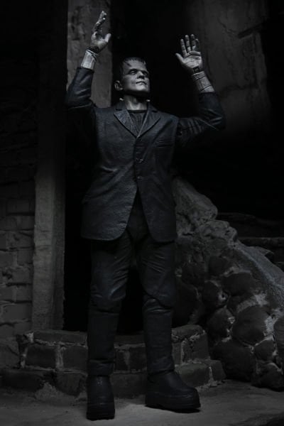 Universal Monsters - Ultimate Frankenstein's Monster (Black & White) Aksiyon Figürü