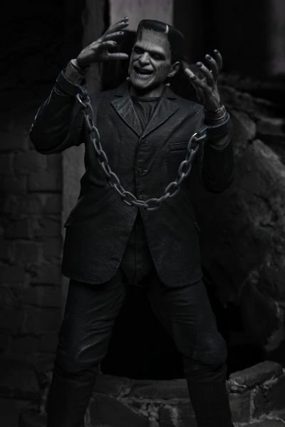 Universal Monsters - Ultimate Frankenstein's Monster (Black & White) Figure